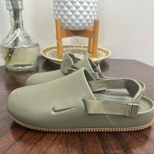 Nike calm mules